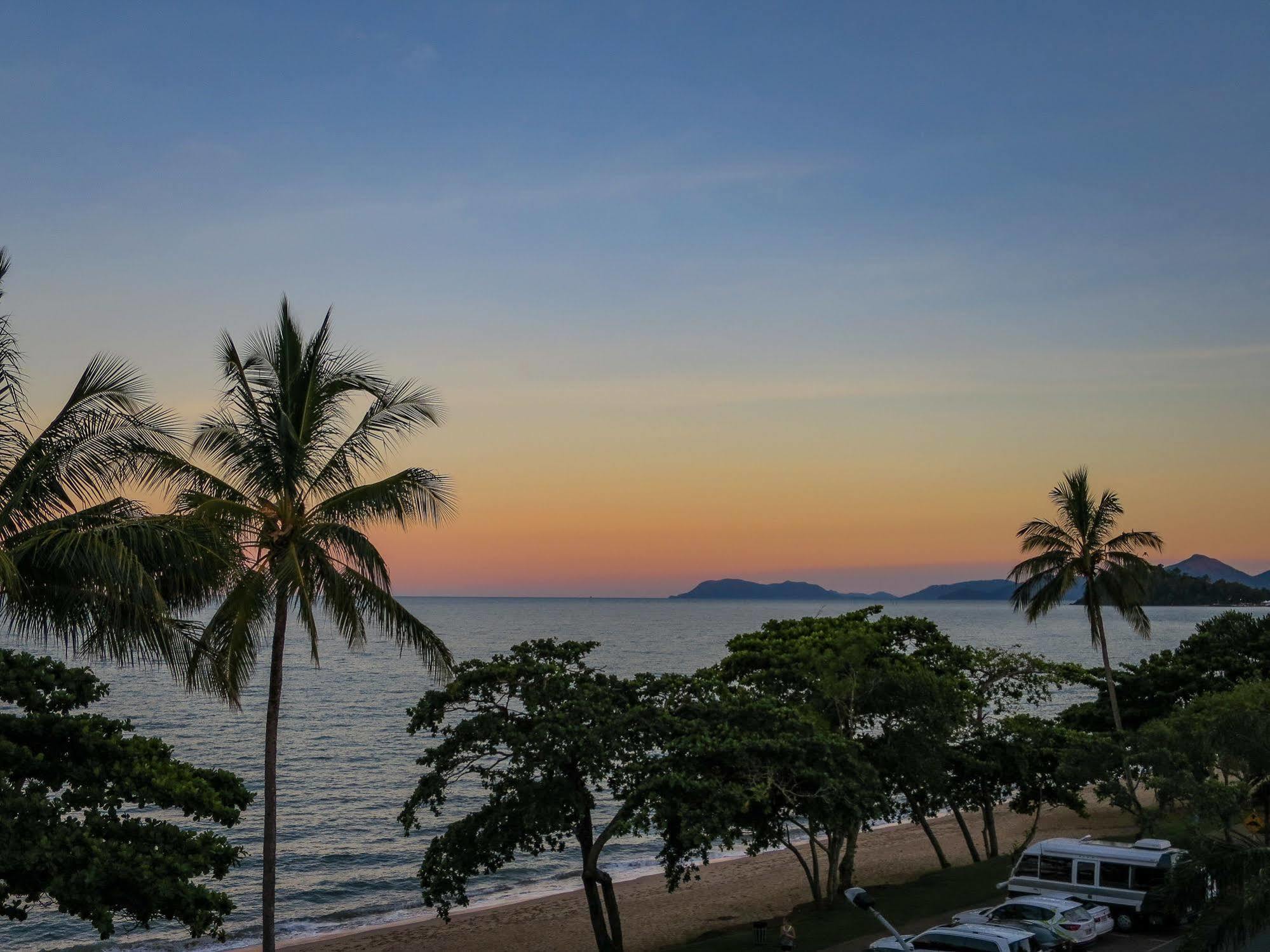 รอยดอนบีชฟร้อนท์อพาร์ทเม้น Aparthotel ทรินิตีบีช ภายนอก รูปภาพ